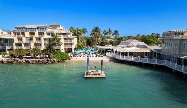 3 Oceanfront Two Queen, Pier House Resort, Beachfront Leisure, Key West Sunset