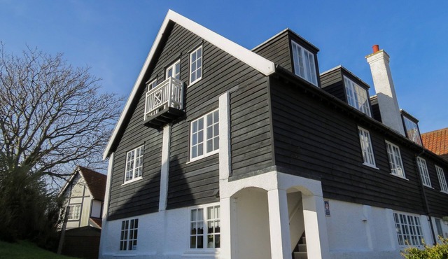 3 Ogilvie Lodge - sleeps 4 guests in 2 bedrooms