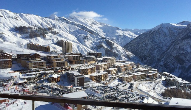 3 p. renovated, Elegance and comfort, on the 8th and last floor at 50 m. tracks