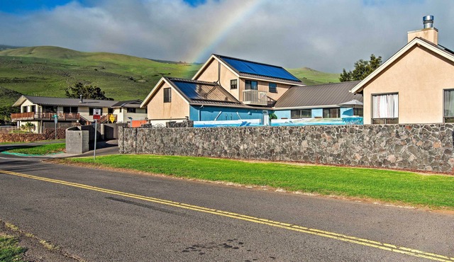 '3 Peaks Oasis' Apt w/ Heated Pool & Hot Tub!