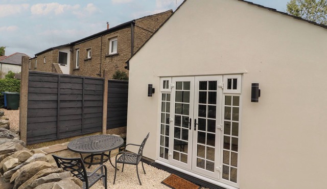 3 PEAKS PENYGHENT LODGE, family friendly in Horton-In-Ribblesdale