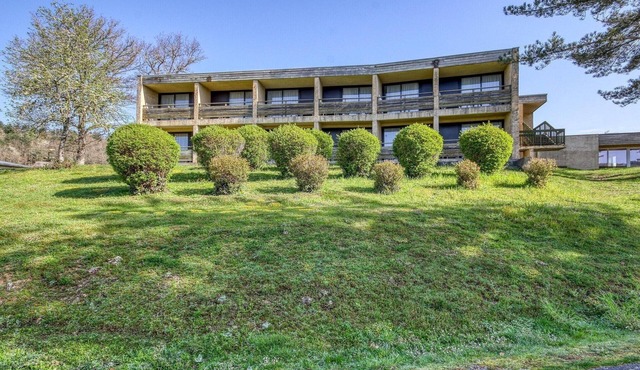 3-Person Lakefront Stay in Miremont