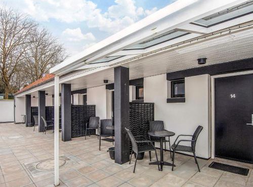 3 person holiday park home in Give