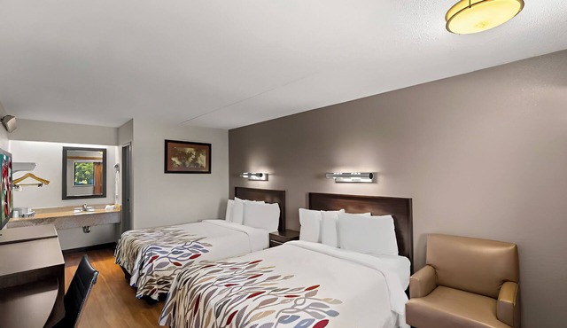 3 Pet-Friendly Rooms Near Historic Main Street, Local Festivals & Lake Activity