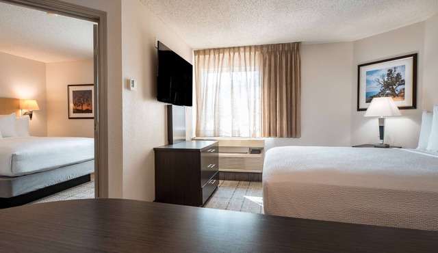 3 Pet-Friendly Suites | Full Kitchen & Laundry Facilities | Near Airport