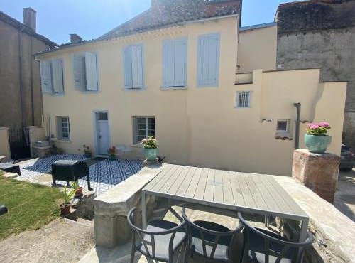 3 pièces au rez de chaussée centre historique, calme, vue sur le jardin