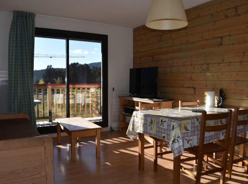 3 Pièces Cabine avec Balcon et Parking à Font-Romeu - FR-1-580-57