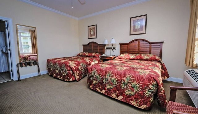 3 Polished Resort Rooms + On-site Dining & Coffee Shop; Near Local Golf Courses