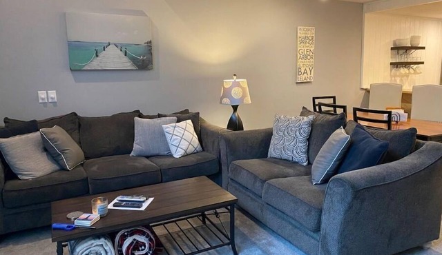 3 pools! Updated bedroom/loft area. Minutes from ski/golf/lakes.