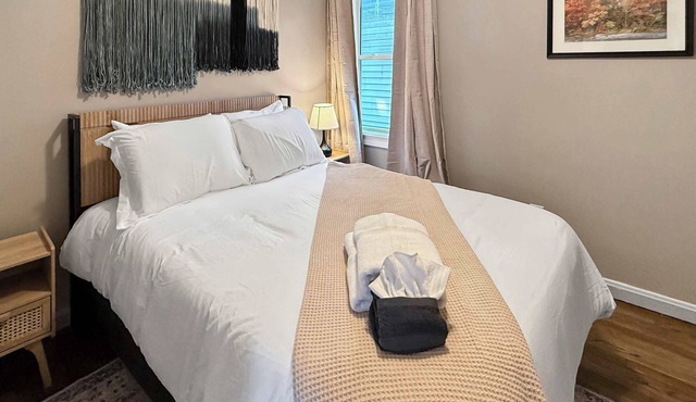 3 Private Apts in Tremont - Perfect for Groups