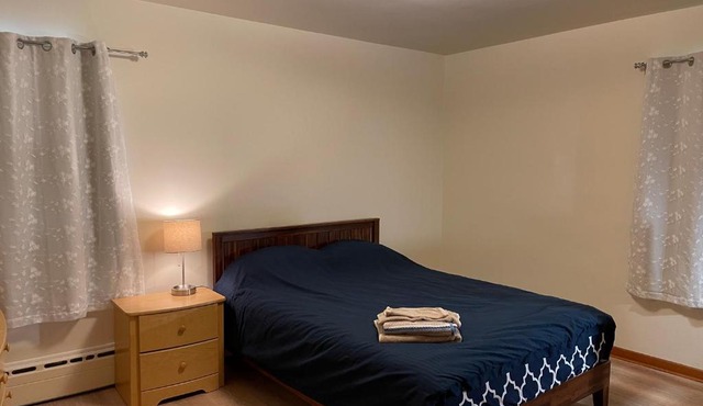 #3 QueenSize Bed bright room near New Brunswick NJ downtown