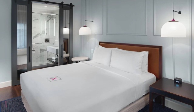 3 Relaxing Units, Mono Queen at Axiom Hotel, Pets Allowed, Parking