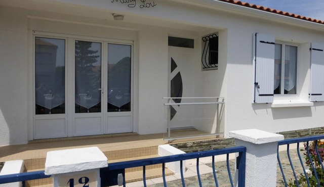 3-room house near beach with garden