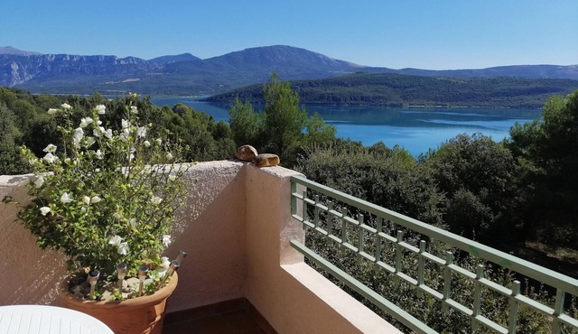 3-room apartment 55 m2, terrace 15 m2, breathtaking view, sleeps 4, air-conditioned, WIFI