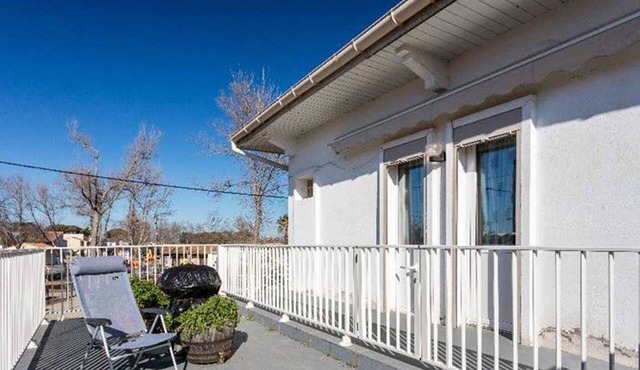 3-Room Apartment with Air Conditioning Near Market in Marseillan-Plage