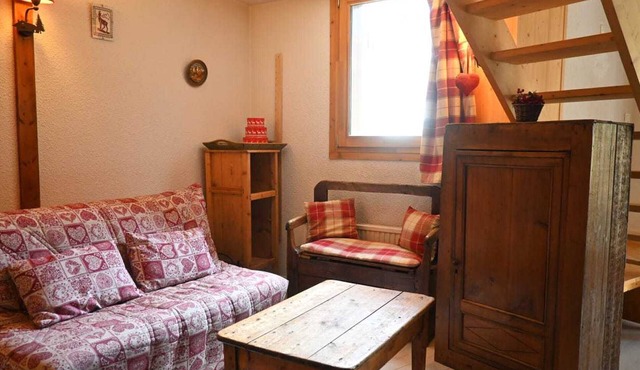 3-room apartment + mezzanine, sleeps 8, pets allowed, near slopes