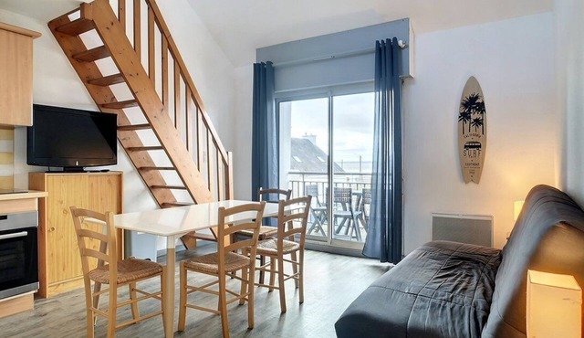 3-room apartment 5 to 6 people - sea view - 200 m from the beach