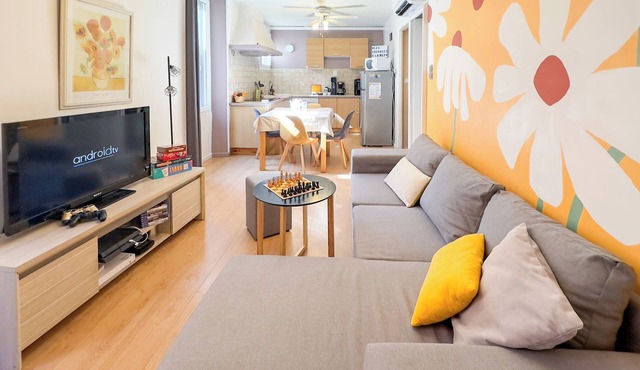 3 room apartment | AC | Handmade ART | 50m to port | board games | bedding incl.