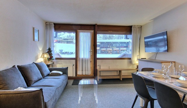 3-room apartment at the foot of the slopes with terrace and WiFi in Plagne Centre