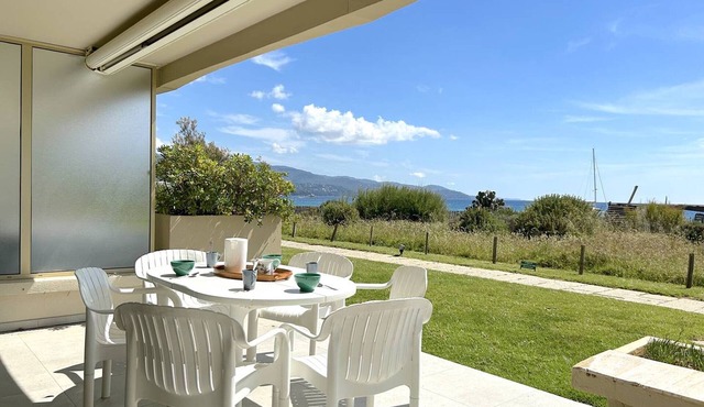 3-room apartment for 4 people with parking in Le Lavandou