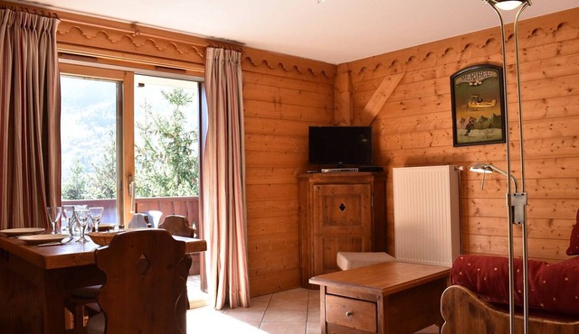 3-Room Apartment for 6 with Pool, Sauna, and Hammam in Méribel Village near Ski Lift