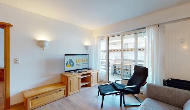 3-room apartment on the 4th floor.