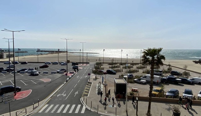 3-room apartment sea facing, parking, near shops