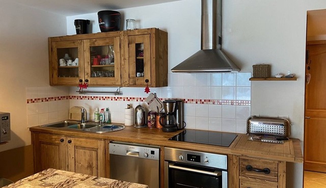 3-room apartment with pool and parking, up to 6 guests