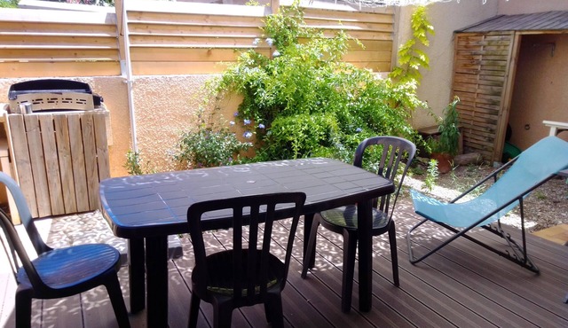 3-room apartment with garden near beach and shops