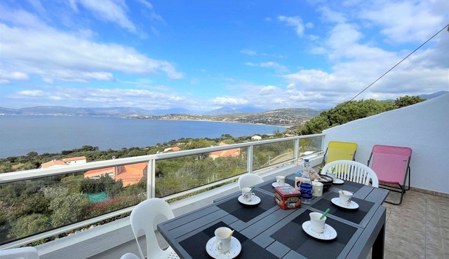 3-room apt with terrace and sea view, 500m from the beach