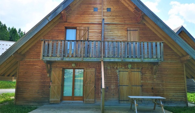 3-room Chalet in La Joue du Loup with parking, sleeps 7