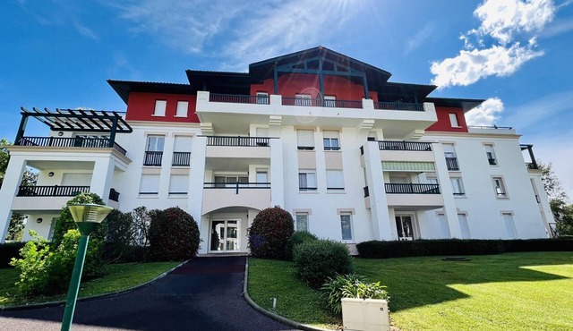 3-room in Cambo-les-Bains: Comfort, pets allowed, parking