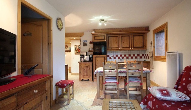 3 rooms, 6 people, pets allowed, parking, pool view