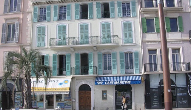 3 rooms, 91 m2, sea front, for 6 people, classified 3 *