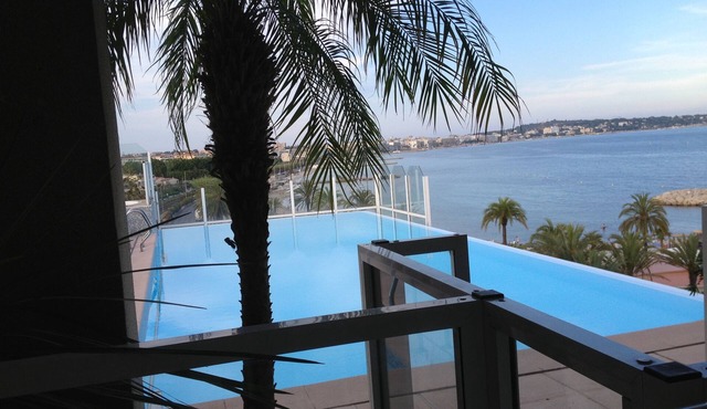 3 ROOMS APARTMENT WATERFRONT GULF JUAN PALAIS NAPOLEON