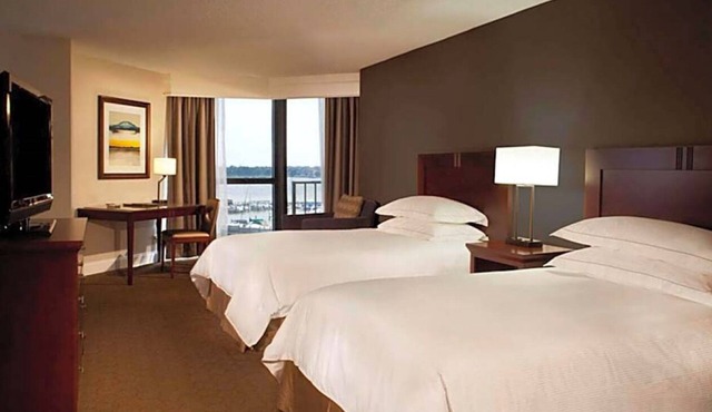 3 Rooms Combining Tranquility and Convenience Near Top Attractions