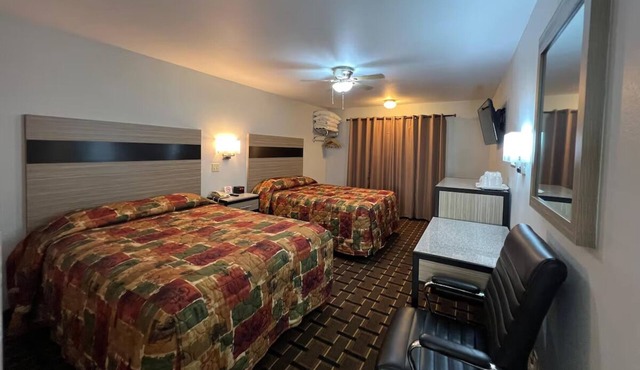 3 Rooms - Comfortable Stay w/Free Parking – Downtown Nebraska City 2mi