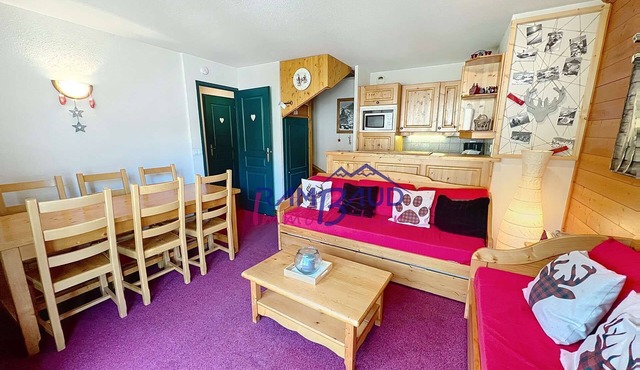 3 rooms Duplex 6/7 beds Swimming pool Covered parking