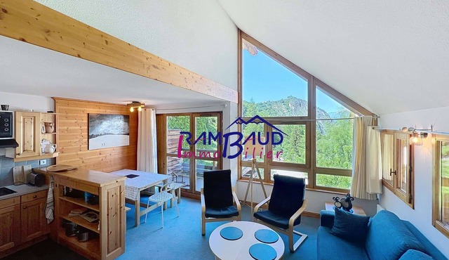 3 rooms Duplex 6 beds Swimming pool Covered parking