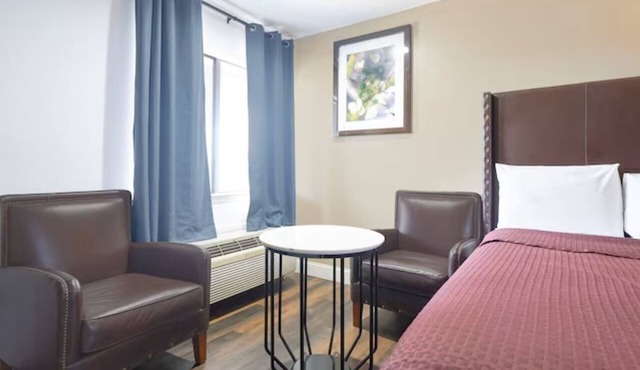 3 Rooms for Simple Stay: 2 Full Beds Non-Smoking, Clean Comfort.