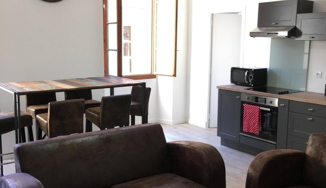 3 rooms Old Nice close to the sea