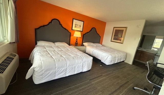 3 Rooms Perfect for Groups w/Free On-Site Parking, Pet Friendly Stay!
