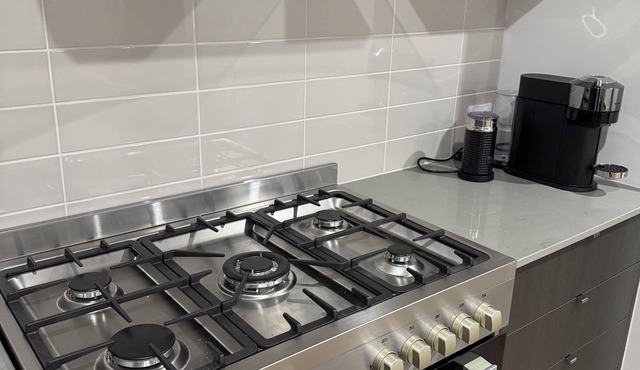 3 rooms to rent in a cozy home! The perfect place to relax and recharge.