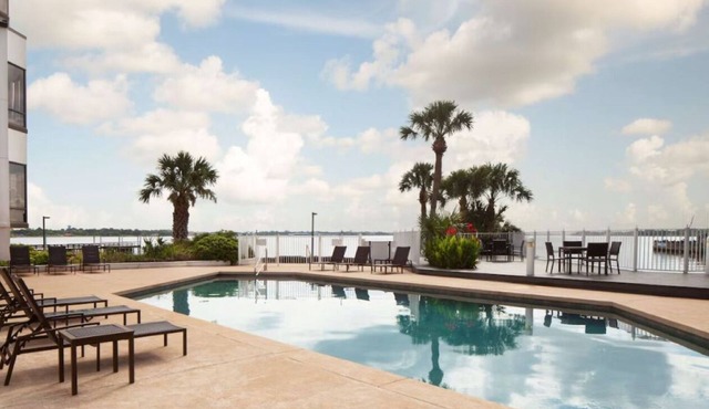 3 Rooms to Savor the perfect blend of calm waters, cuisine, and adventure