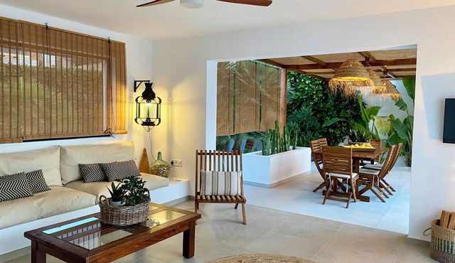 3 Rooms Villa, at 1min walking from the beach, A/A, free wifi