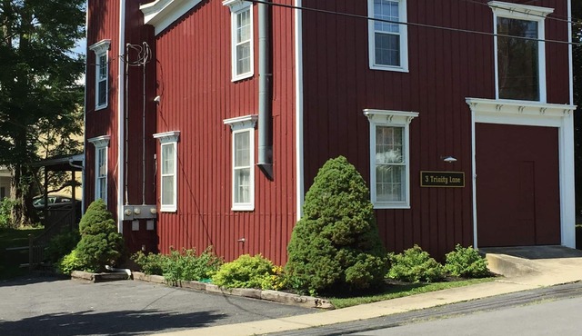 3's a Charm - Relax after wine touring, sightseeing & shopping