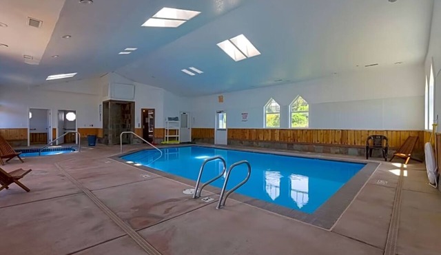 3 Scenic Rooms Ideal for Relaxing Beach Stays Near Nickel Creek Skate Park