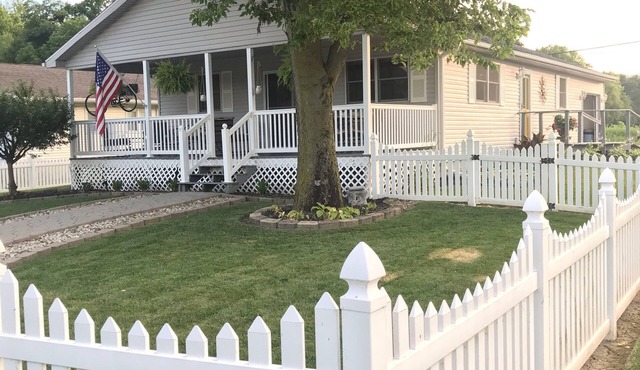 3 Seas Boutique Cottage on Grand Lake; Lake Access