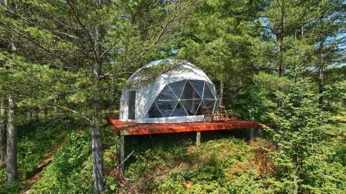 3 Secluded amazing spots on your own Private Pond