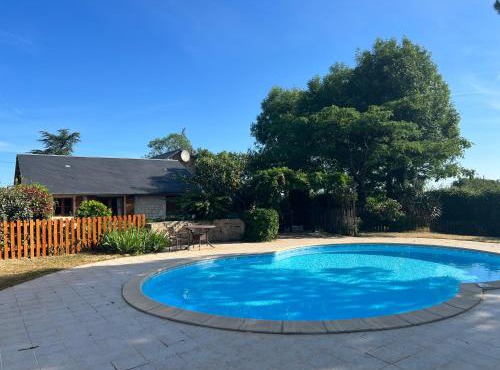 3 self-contained gites with pool and games room